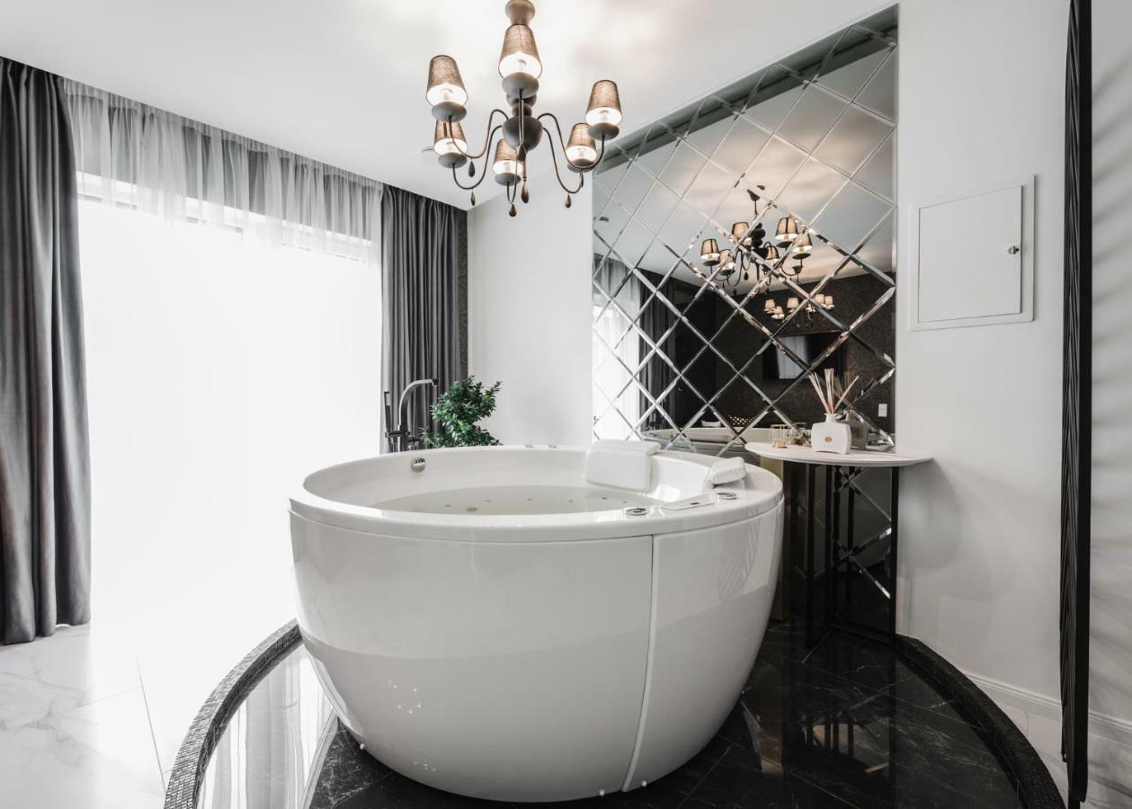 Luxury Suites Kaunas Exterior foto