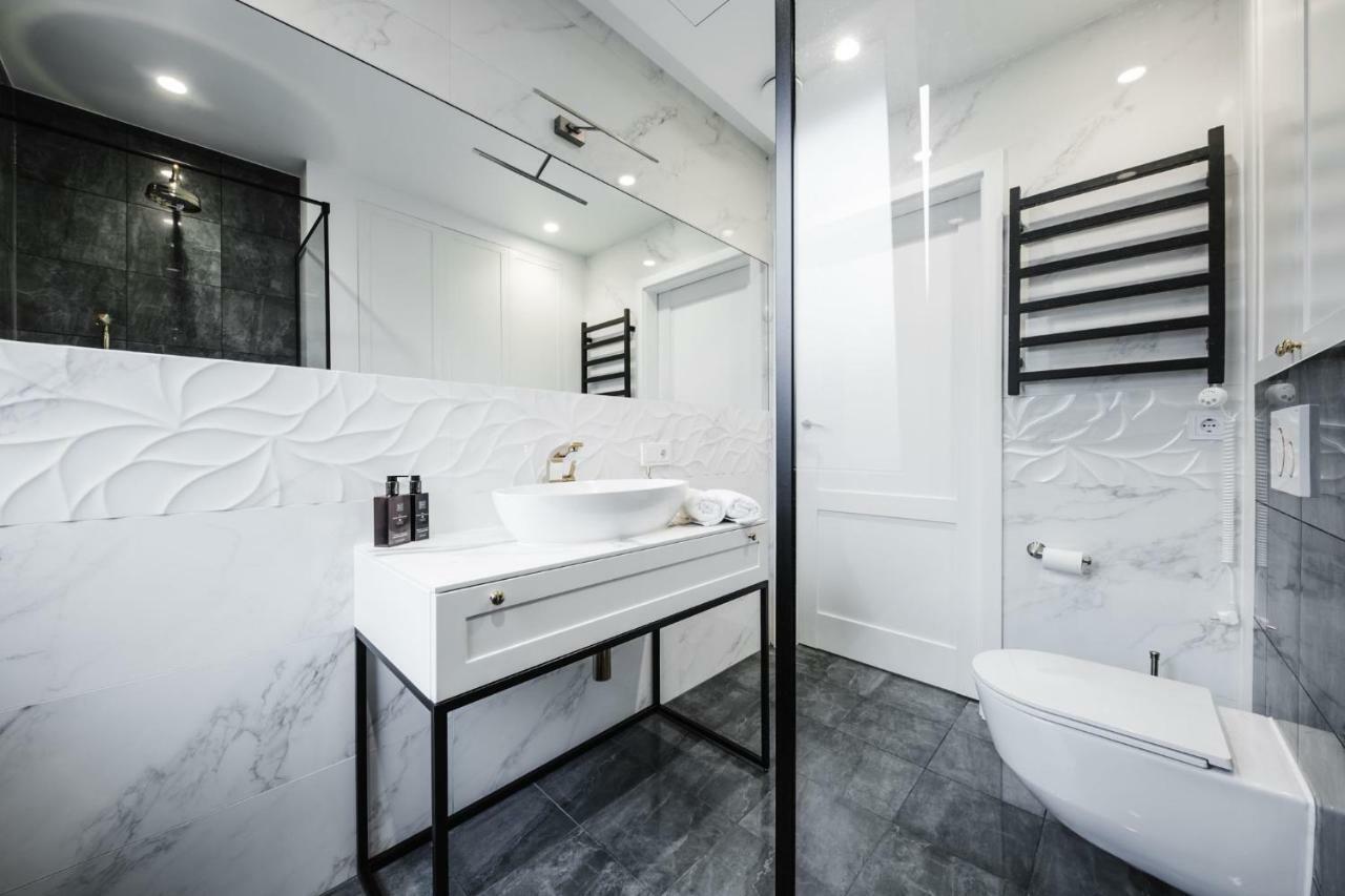 Luxury Suites Kaunas Exterior foto